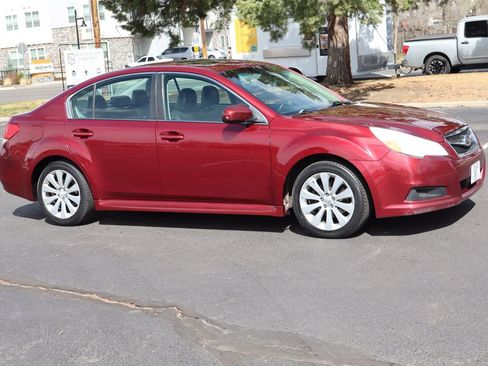 Used 2011 Subaru Legacy 2.5i Limited image 2
