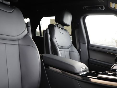 Certified 2025 Land Rover Range Rover Sport image 12
