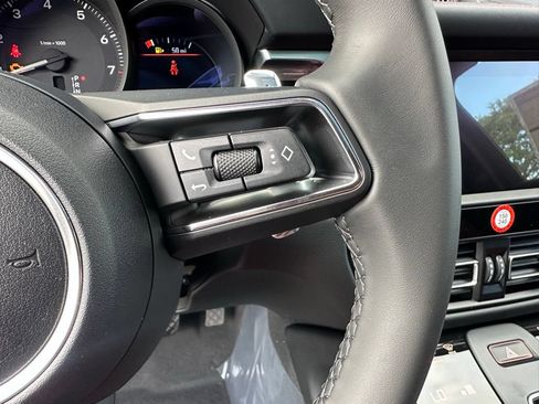 Used 2026 Porsche Macan AWD/4WD image 22