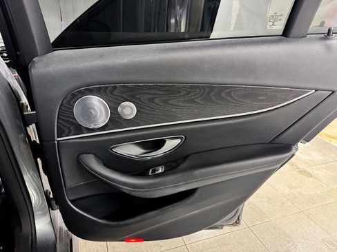 Used 2017 Mercedes-Benz E 300 4MATIC image 17