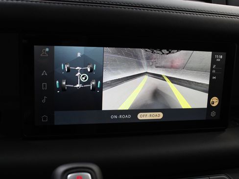 Used 2024 Land Rover Defender 110 X-Dynamic SE image 63