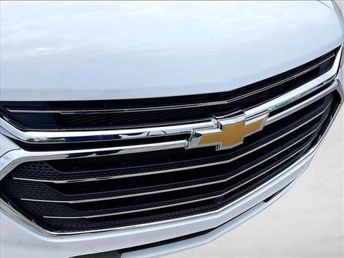 Used 2020 Chevrolet Traverse Premier w/ LPO, Floor Liner Package FWD image 30