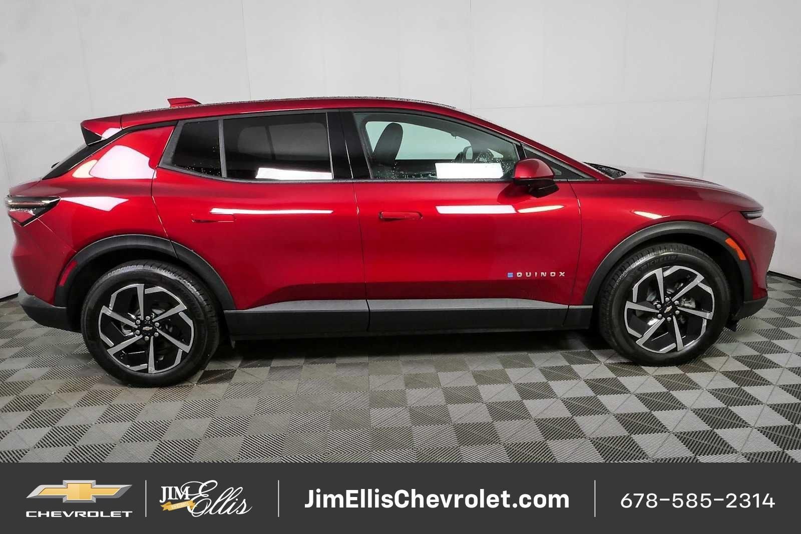 Certified 2026 Chevrolet Equinox EV LT w/ Comfort Package FWD image 3
