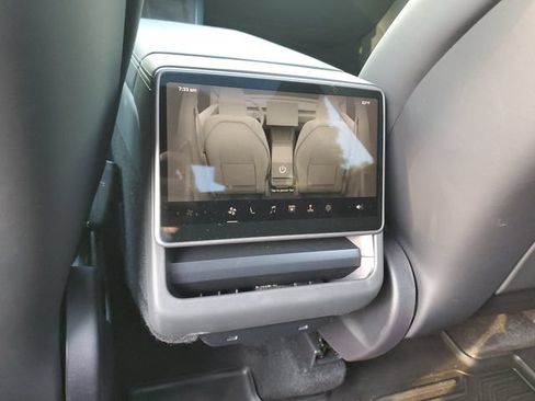 Used 2026 Tesla Model Y 2WD image 14