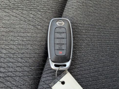 Used 2026 Nissan Rogue SV FWD image 29