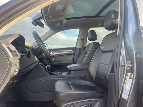 Used 2021 Volkswagen Atlas SE w/ Panoramic Sunroof Package image 10