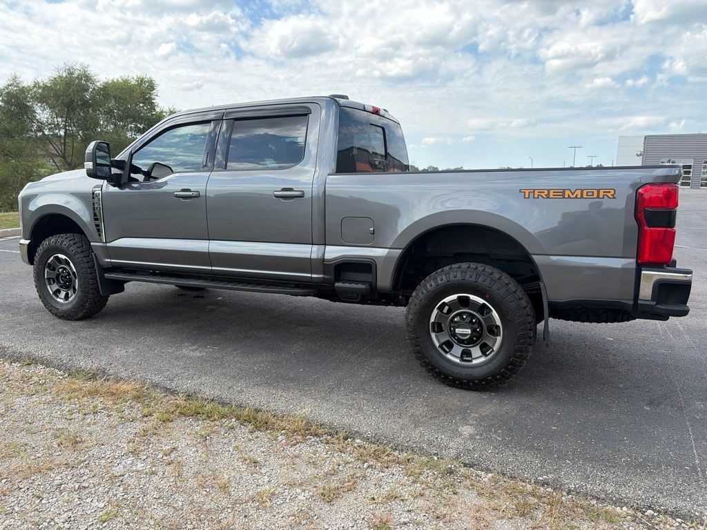 Used 2023 Ford F350 Lariat w/ Lariat Ultimate Package AWD/4WD image 7