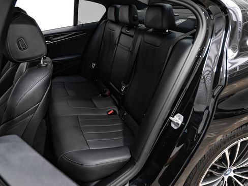 Used 2023 BMW 530e RWD image 37