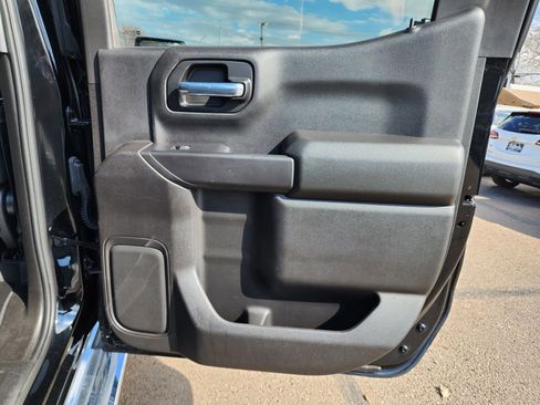 Used 2020 Chevrolet Silverado 1500 Custom w/ Custom Value Package image 11