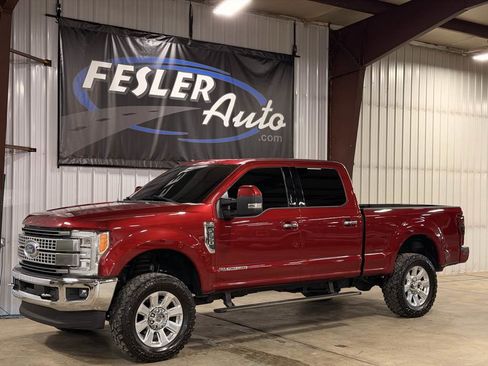 Used 2018 Ford F350 Platinum w/ Platinum Ultimate Package image 2