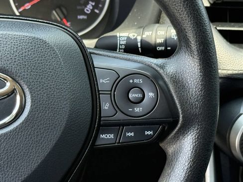 Used 2021 Toyota RAV4 XLE FWD image 15