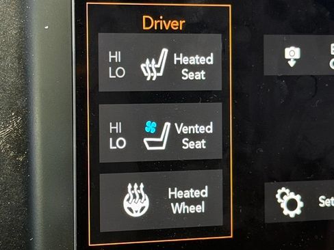 Used 2018 Jeep Grand Cherokee High Altitude RWD image 22