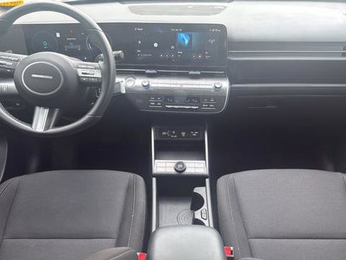 Used 2024 Hyundai Kona SEL FWD image 7