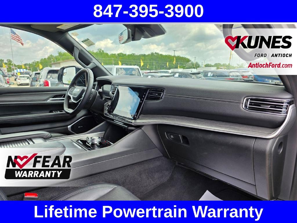 Used 2024 Jeep Wagoneer L Series II AWD/4WD image 39