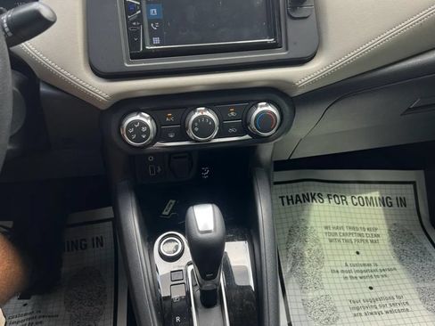 Used 2020 Nissan Versa SV w/ Electronics Package FWD image 11