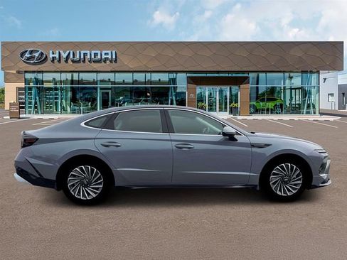 New 2026 Hyundai Sonata Limited image 9