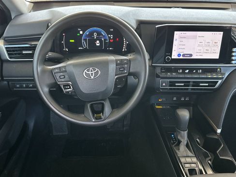 Used 2025 Toyota Camry LE FWD image 13