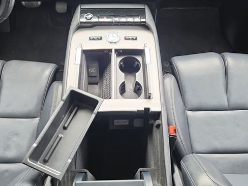 Used 2025 Lincoln Navigator Reserve AWD/4WD image 8