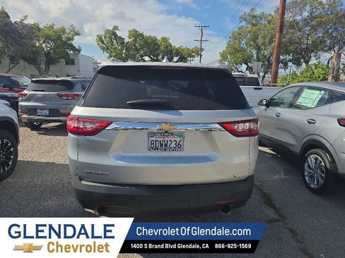 Used 2018 Chevrolet Traverse LT FWD image 6