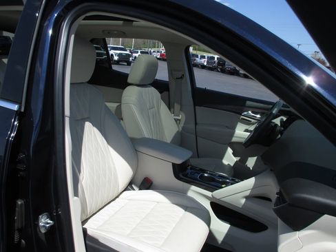 Used 2021 Buick Envision Avenir w/ Technology Package II image 22