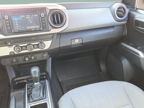 Used 2019 Toyota Tacoma SR5 image 15