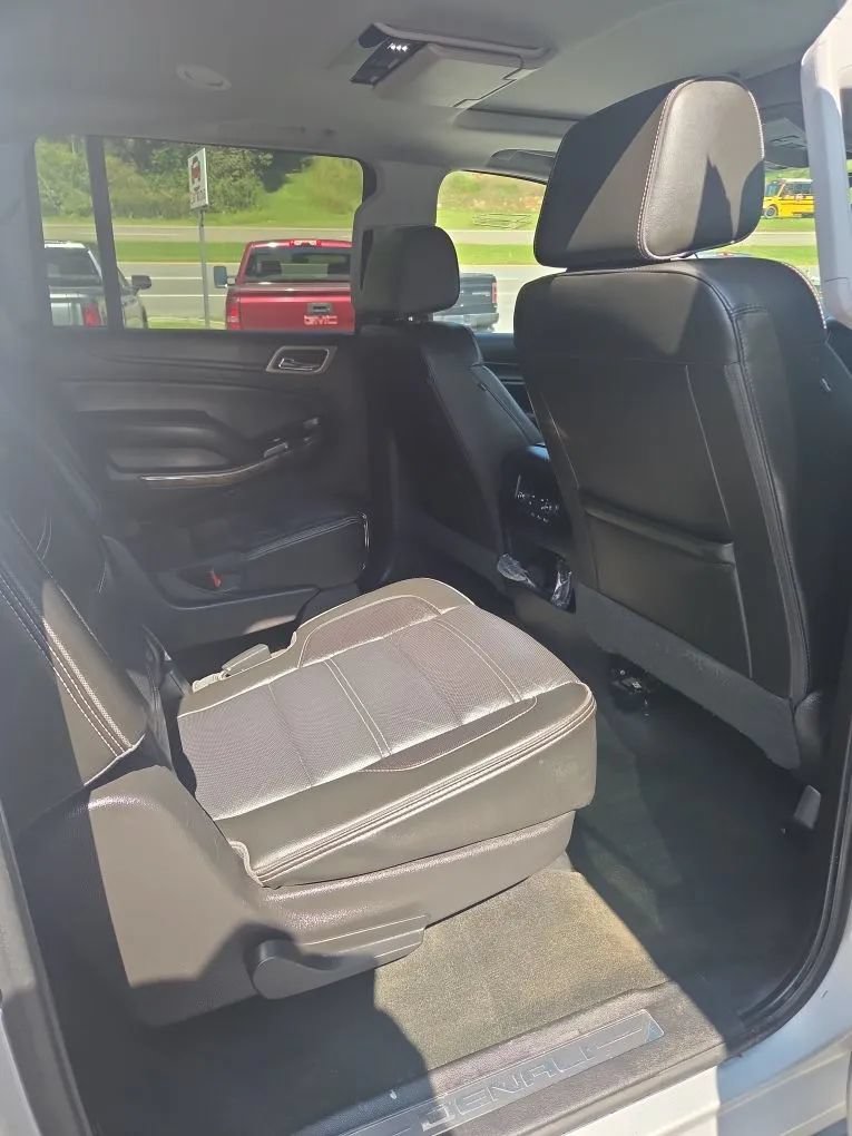 Used 2017 GMC Yukon XL Denali w/ Open Road Package AWD/4WD image 11