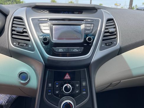 Used 2016 Hyundai Elantra Sedan FWD image 9