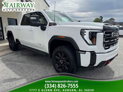 Used 2025 GMC Sierra 2500 AT4 w/ AT4 Premium Plus Package AWD/4WD image 4
