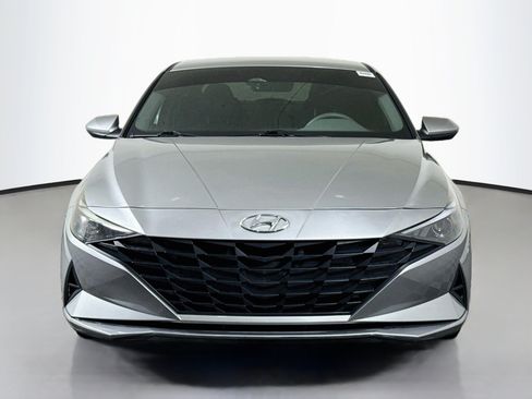 Used 2022 Hyundai Elantra SEL FWD image 2