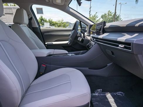Certified 2025 Hyundai Sonata SEL image 17