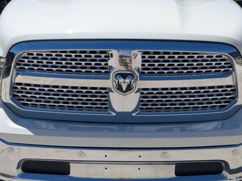 Used 2017 RAM 1500 Laramie AWD/4WD image 10