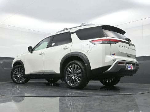 Used 2024 Nissan Pathfinder SL w/ SL Premium Package FWD image 31