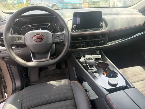 Certified 2026 Nissan Rogue SV AWD/4WD image 10
