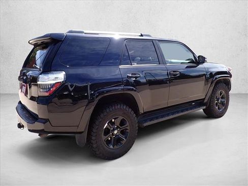 Used 2022 Toyota 4Runner SR5 Premium AWD/4WD image 4