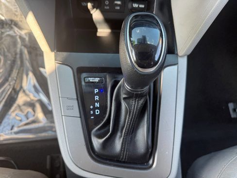 Used 2020 Hyundai Elantra SEL image 15