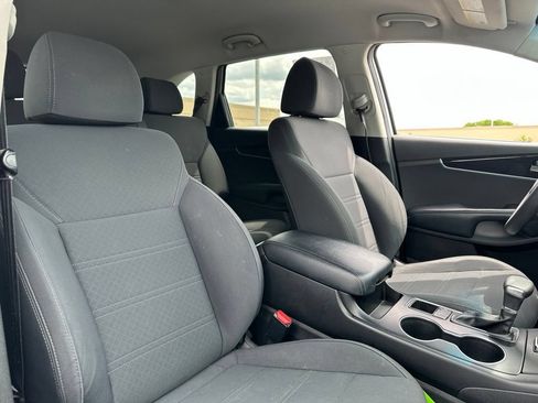 Used 2019 Kia Sorento AWD V6 image 23