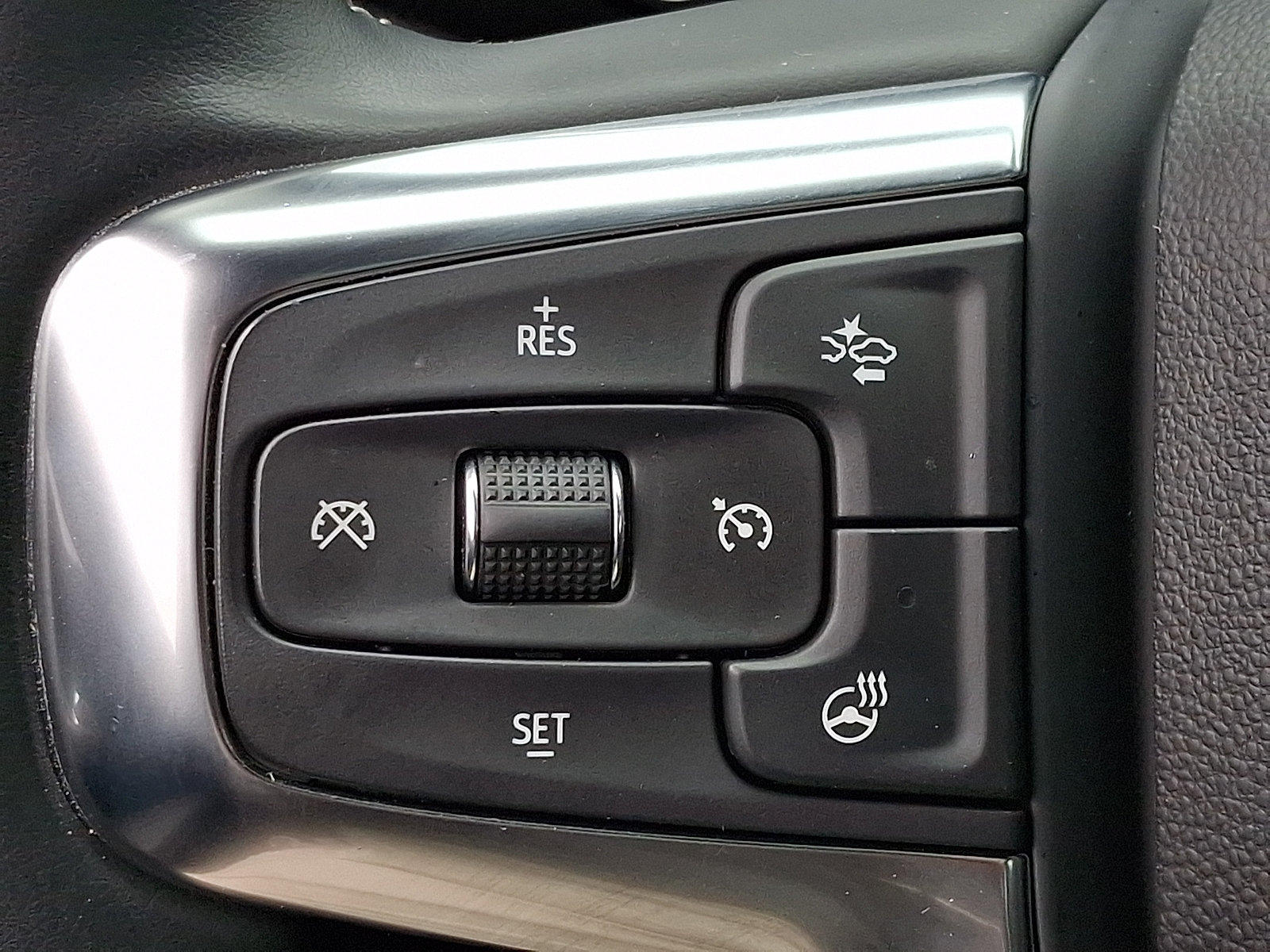 Certified 2025 Chevrolet Blazer RS w/ LPO, Floor Liner Package AWD/4WD image 23