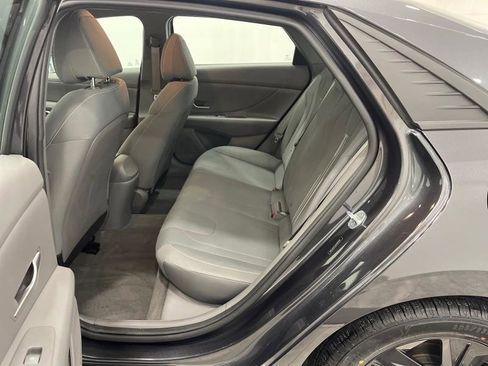 Used 2021 Hyundai Elantra SEL w/ Cargo Package image 31