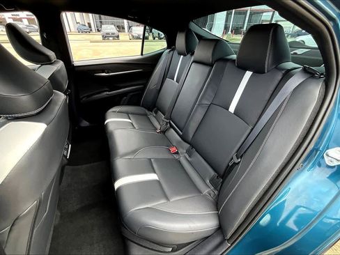 Used 2025 Toyota Camry SE w/ Multimedia Upgrade Package image 18