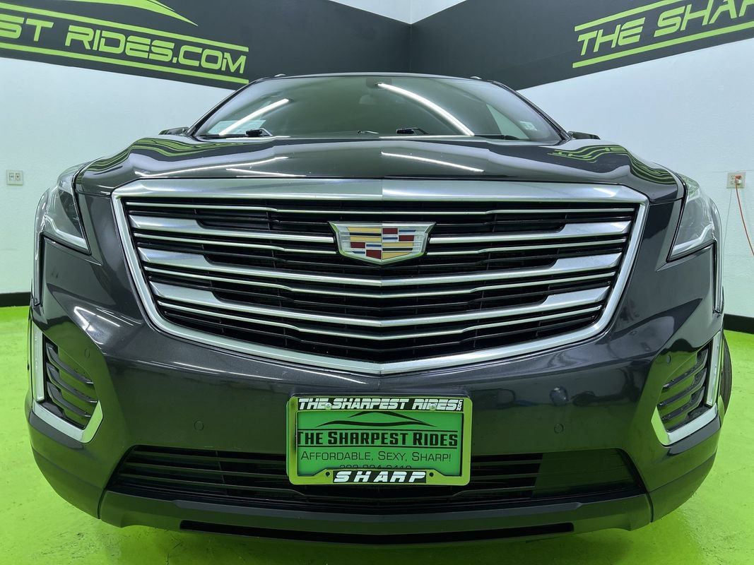 Used 2017 Cadillac XT5 Premium Luxury w/ Driver Assist Package AWD/4WD image 3