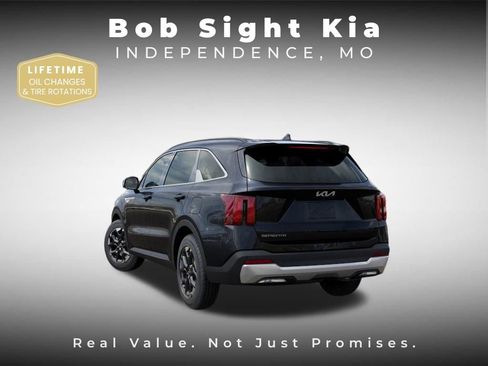 New 2026 Kia Sorento S w/ S Panoramic Sunroof Package image 4