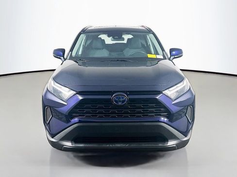 Used 2022 Toyota RAV4 XLE w/ Convenience Package image 2