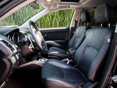 Used 2010 Mitsubishi Outlander GT AWD/4WD image 7