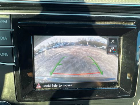 Used 2016 Volkswagen Passat 1.8T S FWD image 15