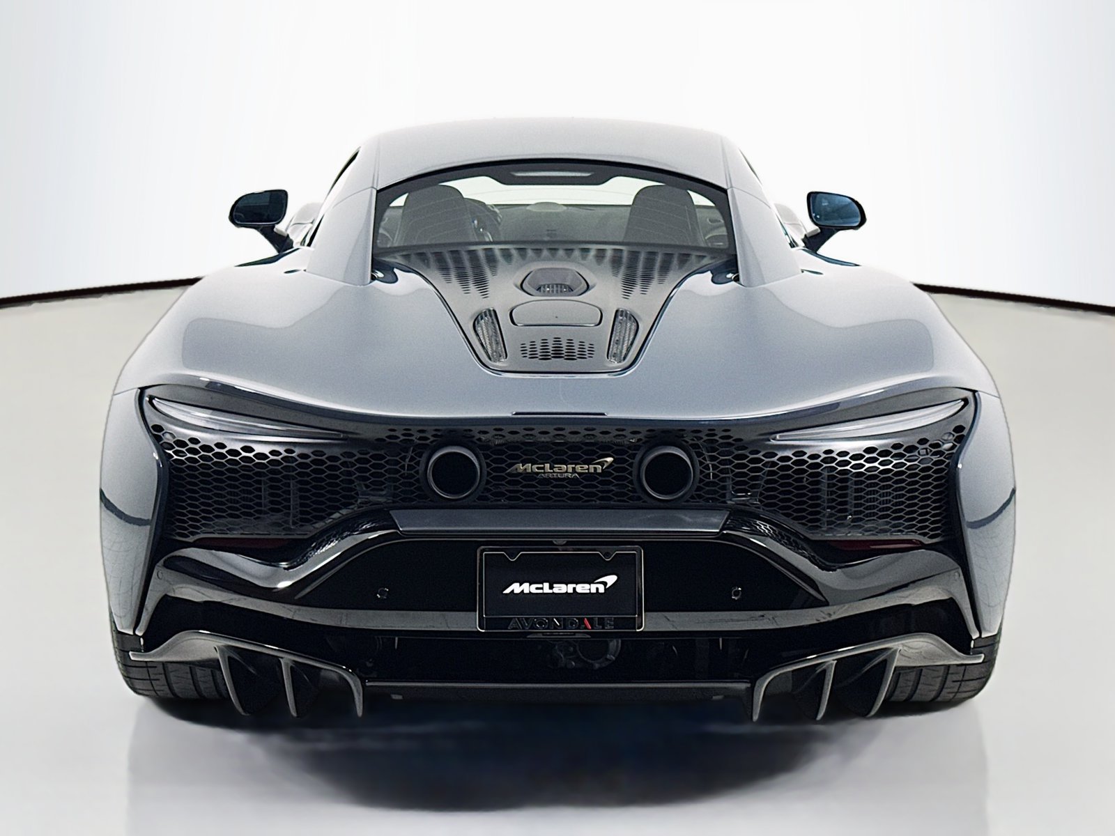 Used 2025 McLaren Artura RWD image 7