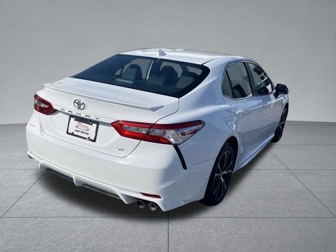 Used 2020 Toyota Camry SE FWD image 16