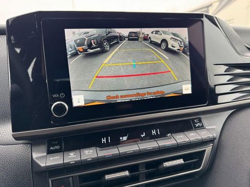 Used 2025 Toyota Camry LE image 19