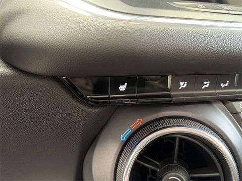 Certified 2023 Chevrolet Blazer LT w/ Convenience Package image 30