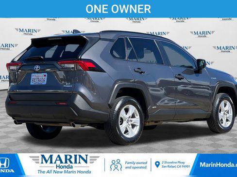 Used 2021 Toyota RAV4 LE w/ Carpet Mat Package (TMS) AWD/4WD image 3