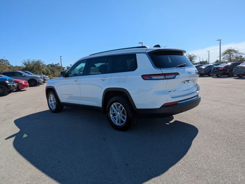 Used 2021 Jeep Grand Cherokee L Laredo w/ Luxury Tech Group I image 7